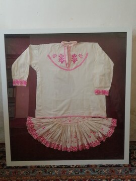 پایان پروژه حفاظت و مرمت ۲۴ اثر منقول فرهنگی تاریخی در موزه خصوصی لباس و منسوجات خراسان جنوبی