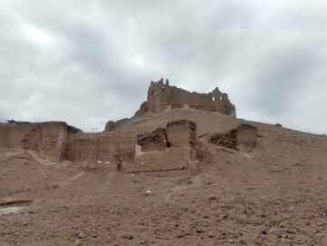 مرمت و احیای دیوار تدافعی دژ تاریخی سمیران