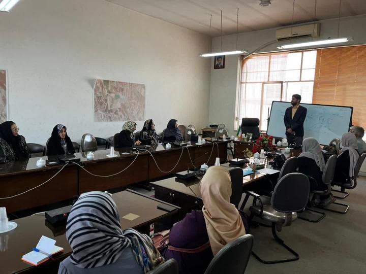 برگزاری کارگاه آموزشی بازاریابی نوین برای شاغلان صنایع‌دستی البرز