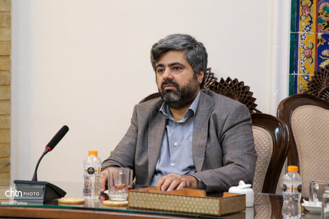 نشست صمیمانه وزیر میراث‌فرهنگی، گردشگری و صنایع‌دستی با دبیرکل و اعضای خانه کارگر