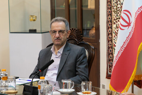 نشست صمیمانه وزیر میراث‌فرهنگی، گردشگری و صنایع‌دستی با دبیرکل و اعضای خانه کارگر