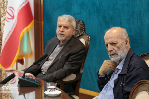 نشست صمیمانه وزیر میراث‌فرهنگی، گردشگری و صنایع‌دستی با دبیرکل و اعضای خانه کارگر