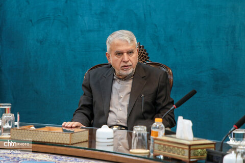 نشست صمیمانه وزیر میراث‌فرهنگی، گردشگری و صنایع‌دستی با دبیرکل و اعضای خانه کارگر