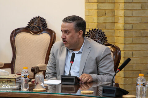 نشست صمیمانه وزیر میراث‌فرهنگی، گردشگری و صنایع‌دستی با دبیرکل و اعضای خانه کارگر