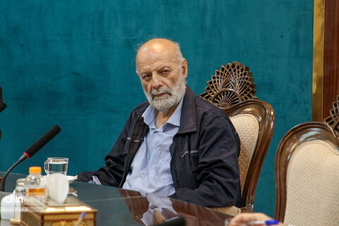 نشست صمیمانه وزیر میراث‌فرهنگی، گردشگری و صنایع‌دستی با دبیرکل و اعضای خانه کارگر