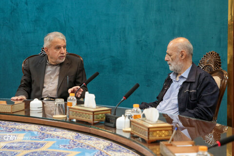 نشست صمیمانه وزیر میراث‌فرهنگی، گردشگری و صنایع‌دستی با دبیرکل و اعضای خانه کارگر