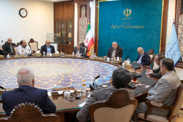 همکاری وزارت میراث‌فرهنگی و خانه کارگر در حوزه گردشگری، صنایع‌دستی/ تقدیر دبیرکل خانه کارگر از وزیر میراث‌فرهنگی