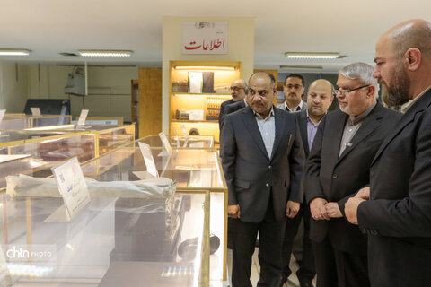بازدید وزیر میراث‌فرهنگی از موسسه مطبوعاتی اطلاعات