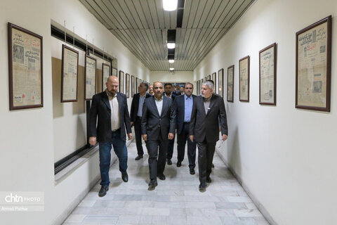 بازدید وزیر میراث‌فرهنگی از موسسه مطبوعاتی اطلاعات