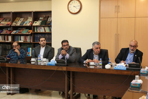 بازدید وزیر میراث‌فرهنگی از موسسه مطبوعاتی اطلاعات