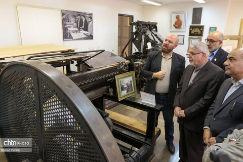 بازدید وزیر میراث‌فرهنگی از موسسه مطبوعاتی اطلاعات