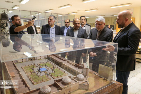 بازدید وزیر میراث‌فرهنگی از موسسه مطبوعاتی اطلاعات