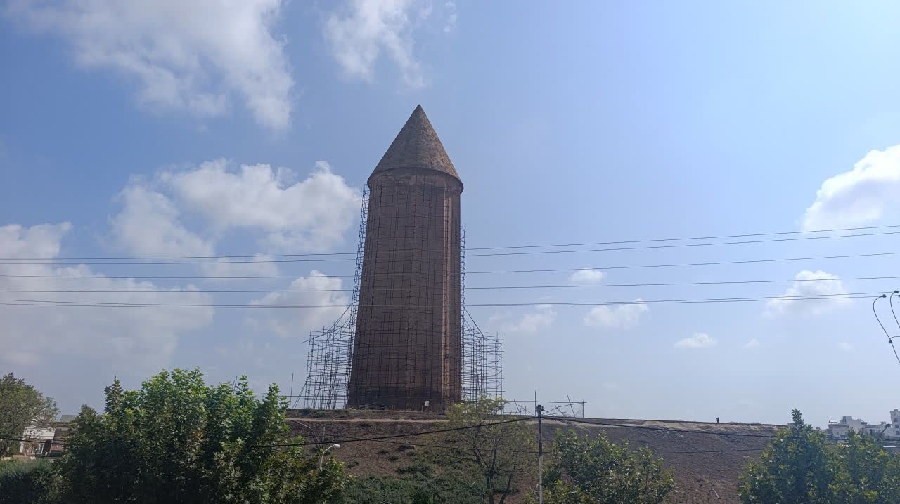 پایان ۶ سال حصار فلزی بر قامت گنبد قابوس/ آغاز برچیدن داربست‌ها و رهایی منظر میراث جهانی