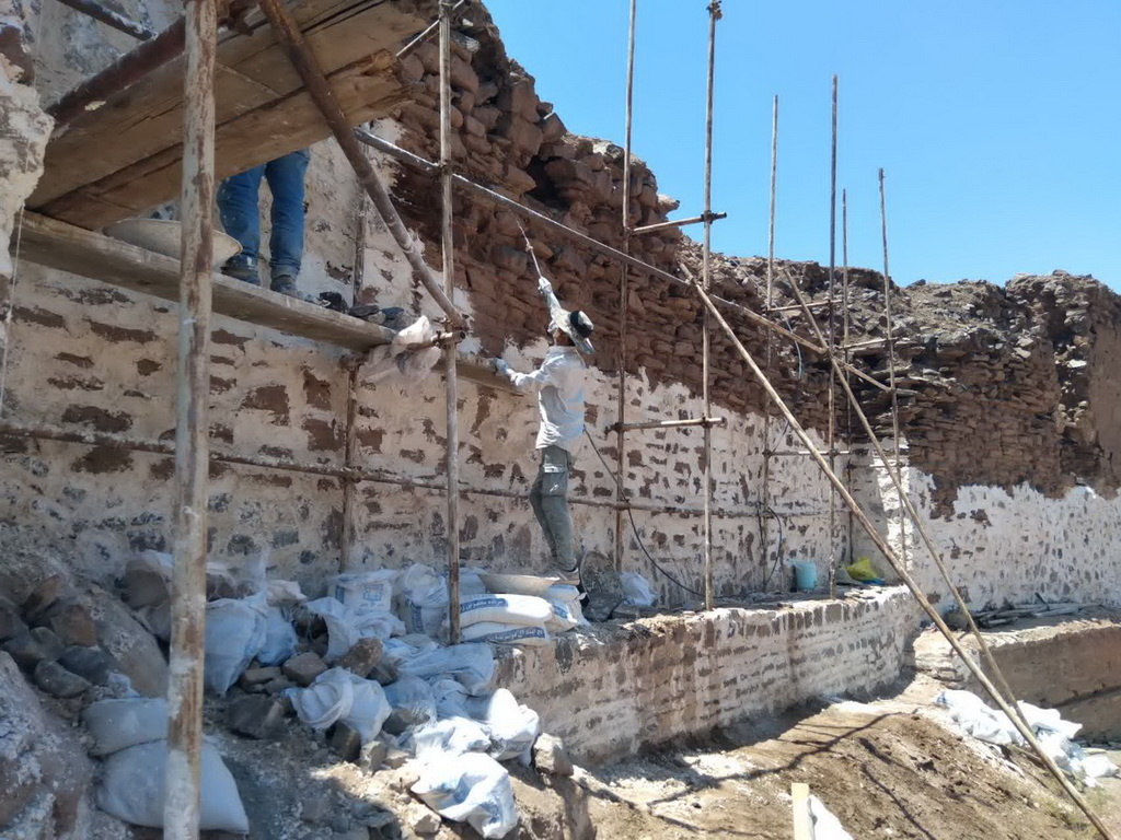مرمت و احیای دیوار تدافعی دژ تاریخی سمیران