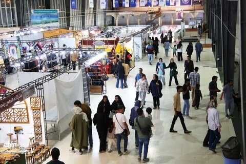 اولین روز از برگزاری جشنواره آش و نمایشگاه صنایع دستی استان زنجان