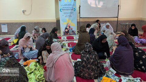 دوره آموزشی رودوزیهای سنتی در روستای زلزله زده سایه خوش بندرلنگه