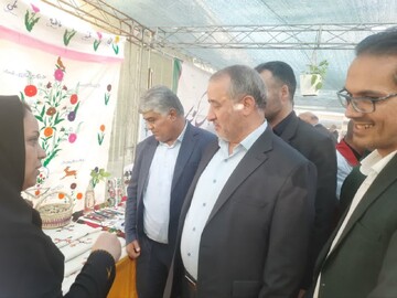بازدید استاندار خراسان جنوبی از نمایشگاه صنایع‌دستی شهرستان خوسف