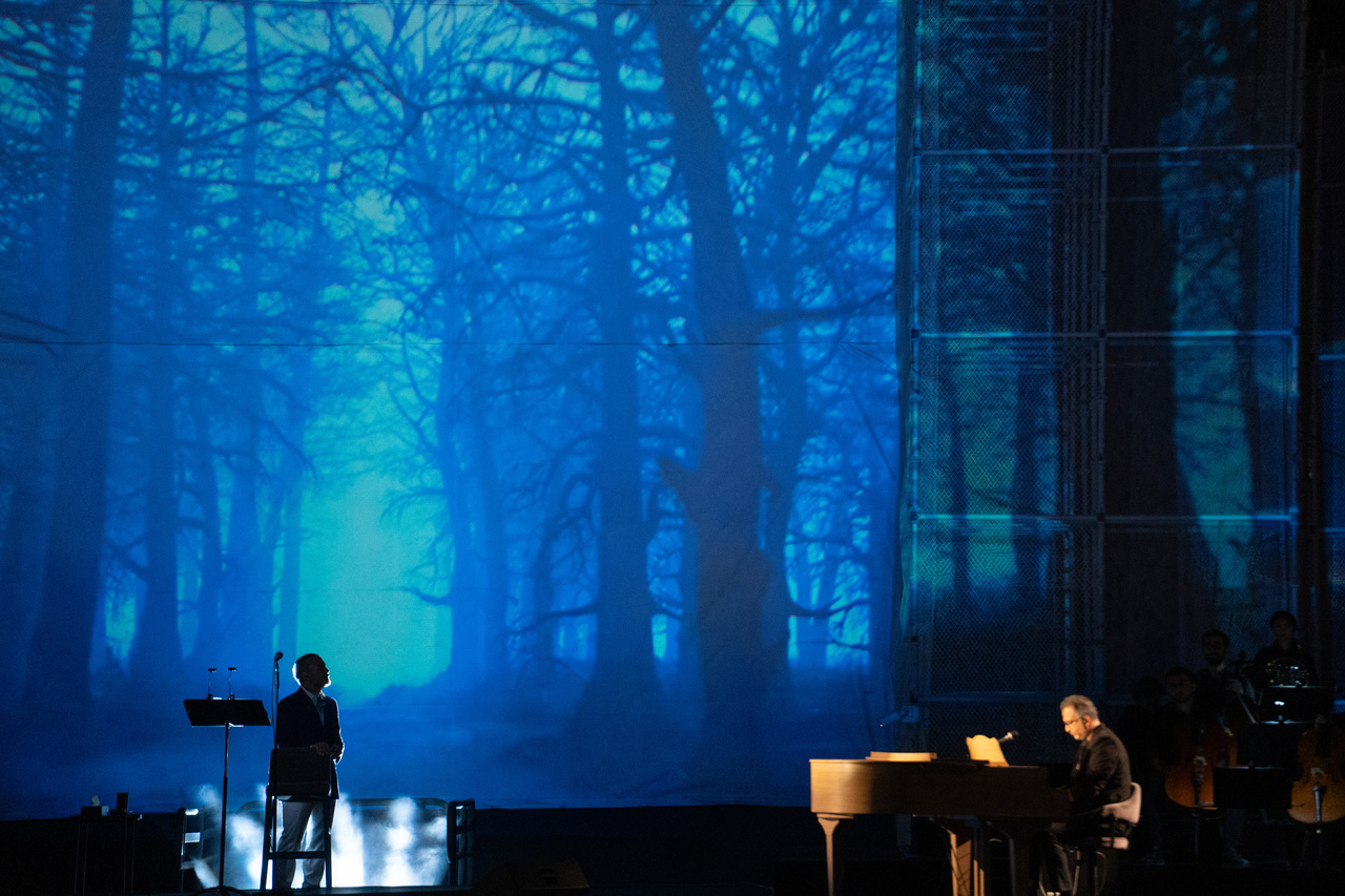 دوری از شما غمی است بر دل ما