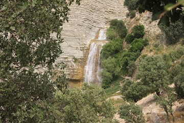عملیات محوطه‌سازی آبشار «اما» ایلام آغاز شد