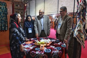 بازدید مدیرکل میراث فرهنگی زنجان از غرفه های صنایع دستی نمایشگاه ملی صنایع دستی زنجان