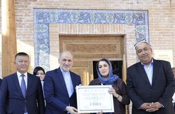 کسب عنوان «ماهرترین زن سفالگر» توسط هنرمند اردبیلی در فستیوال بین‌المللی ریشتان ازبکستان