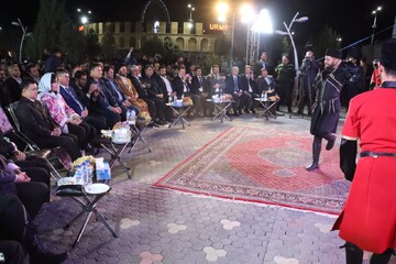 آیینه‌ای از سنت‌های کهن تا هنر معاصر در اختتامیه هشتمین جشنواره انگور در ارومیه