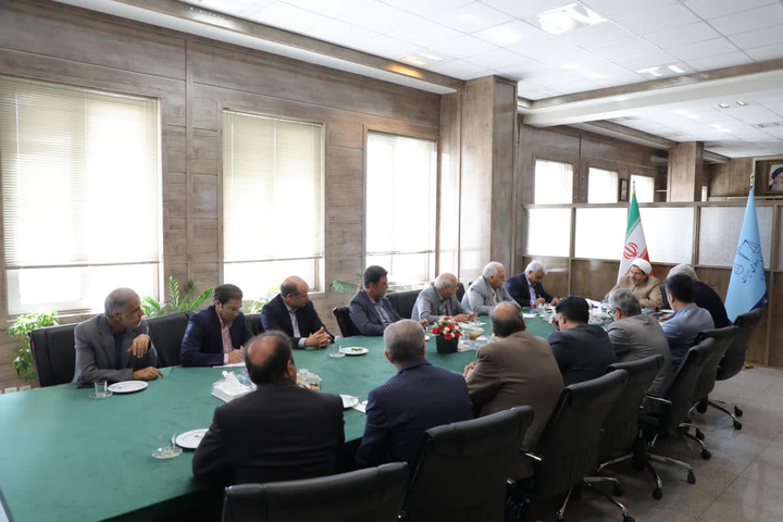 رئیس کل دادگستری خراسان رضوی گفت: احترام و حفظ کرامت زائران رویکرد دستگاه‌ها و نهادها و مراکز خدمت رسان است