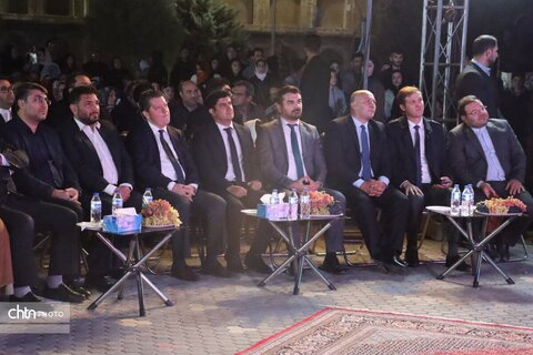 اختتامیه هشتمین جشنواره انگور ارومیه با حضور دیپلمات‌ها و هنرمندان
