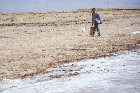 جادوی سفید جاجرم؛ روایت برداشت نمک از کال شور