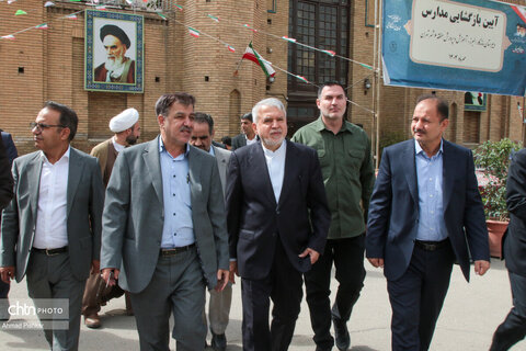 بازدید وزیر میراث‌فرهنگی از دبیرستان ماندگار البرز