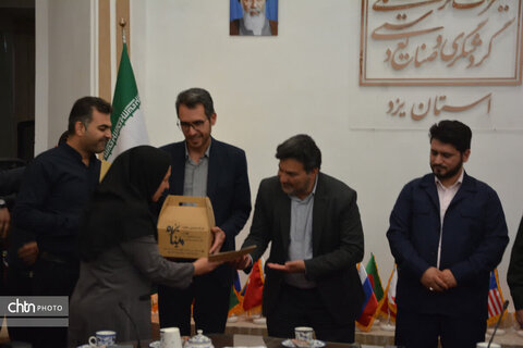 تجلیل از ایثارگران، خانواده شهدا و اعضای بسیج شاغل اداره‌كل میراث‌فرهنگی، گردشگری و صنایع‌دستی یزد