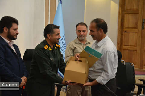 تجلیل از ایثارگران، خانواده شهدا و اعضای بسیج شاغل اداره‌كل میراث‌فرهنگی، گردشگری و صنایع‌دستی یزد