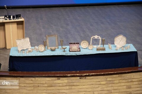 رونمایی از آثار ارزشمند هنرهای سنتی در وزارت میراث فرهنگی