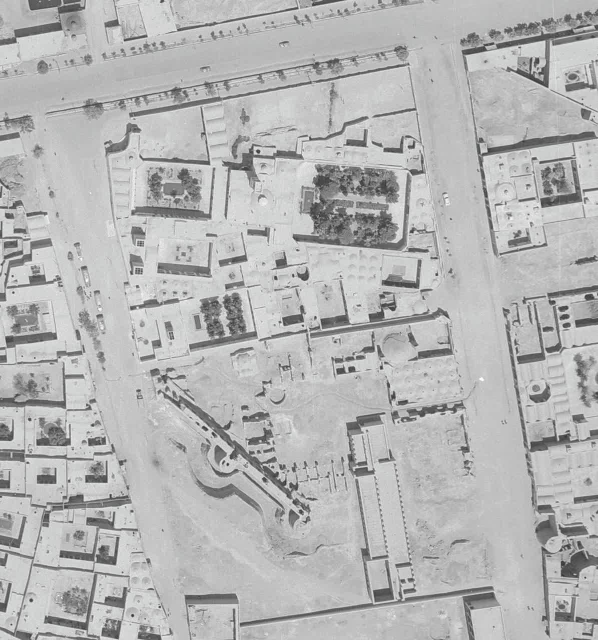 آغاز عملیات احیاء حصار آل مظفر (برج و بارو) شهر تاریخی یزد