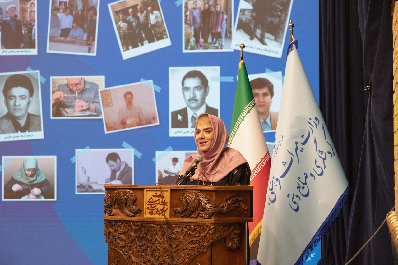 رونمایی از آثار ارزشمند ملیله هنرهای سنتی در وزارت میراث فرهنگی