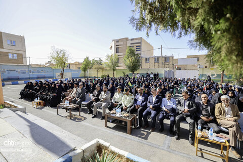 همزمان با بازگشایی مدارس نواخت زنگ گردشگری در سفر شهرستانی امیر کرم زاده به تیران و کرون