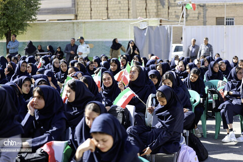 همزمان با بازگشایی مدارس نواخت زنگ گردشگری در سفر شهرستانی امیر کرم زاده به تیران و کرون