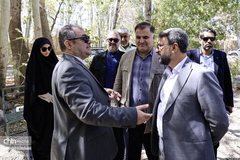 همزمان با بازگشایی مدارس نواخت زنگ گردشگری در سفر شهرستانی امیر کرم زاده به تیران و کرون