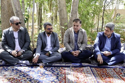 همزمان با بازگشایی مدارس نواخت زنگ گردشگری در سفر شهرستانی امیر کرم زاده به تیران و کرون