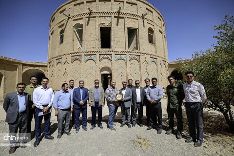 همزمان با بازگشایی مدارس نواخت زنگ گردشگری در سفر شهرستانی امیر کرم زاده به تیران و کرون