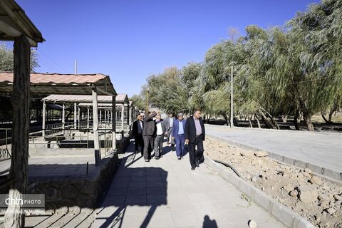 همزمان با بازگشایی مدارس نواخت زنگ گردشگری در سفر شهرستانی امیر کرم زاده به تیران و کرون