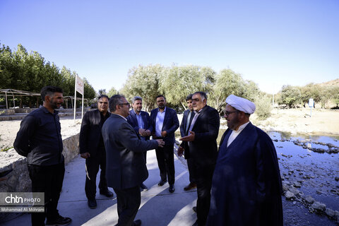 همزمان با بازگشایی مدارس نواخت زنگ گردشگری در سفر شهرستانی امیر کرم زاده به تیران و کرون