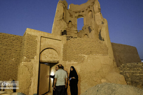 همزمان با بازگشایی مدارس نواخت زنگ گردشگری در سفر شهرستانی امیر کرم زاده به تیران و کرون