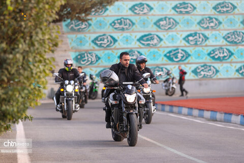 رالی تور ملی موتورسیکلت «بشارت فتح» به مناسبت هفته دفاع مقدس از تهران به یزد