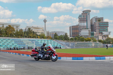 رالی تور ملی موتورسیکلت «بشارت فتح» به مناسبت هفته دفاع مقدس از تهران به یزد