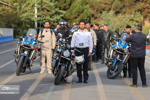 رالی تور ملی موتورسیکلت «بشارت فتح» به مناسبت هفته دفاع مقدس از تهران به یزد