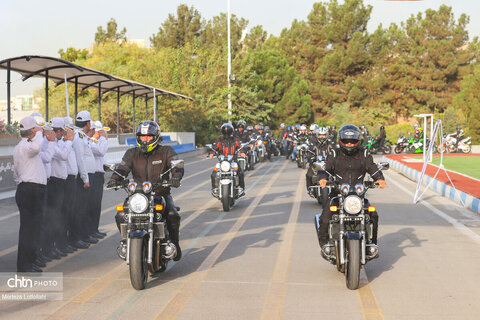 رالی تور ملی موتورسیکلت «بشارت فتح» به مناسبت هفته دفاع مقدس از تهران به یزد