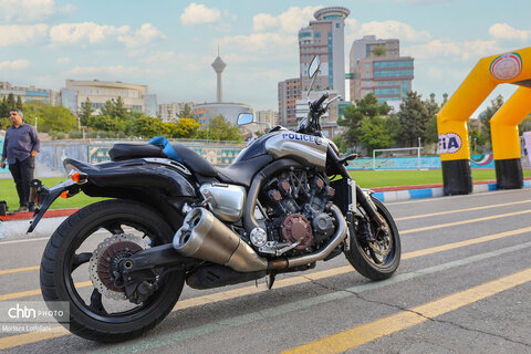 رالی تور ملی موتورسیکلت «بشارت فتح» به مناسبت هفته دفاع مقدس از تهران به یزد