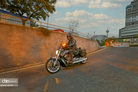 رالی تور ملی موتورسیکلت «بشارت فتح» به مناسبت هفته دفاع مقدس از تهران به یزد