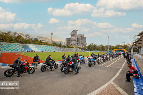 رالی تور ملی موتورسیکلت «بشارت فتح» به مناسبت هفته دفاع مقدس از تهران به یزد